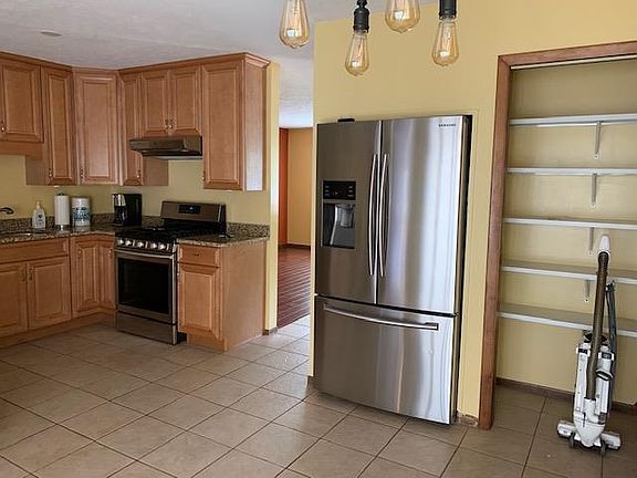 3rd image of 53826 Kershner Ln