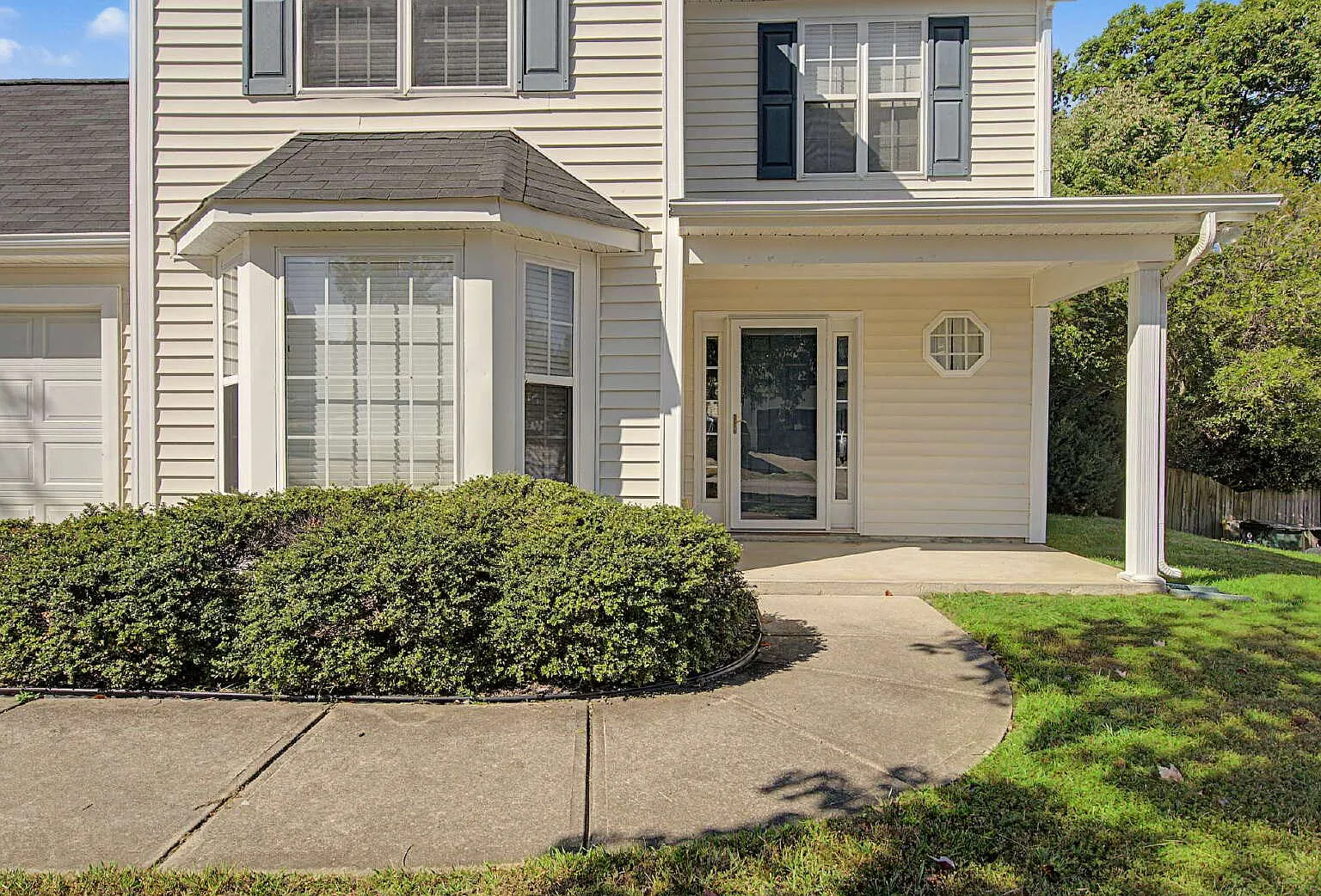 3 bed, 2.5 bath, 1656 sqft, $2,085 — Photo 4