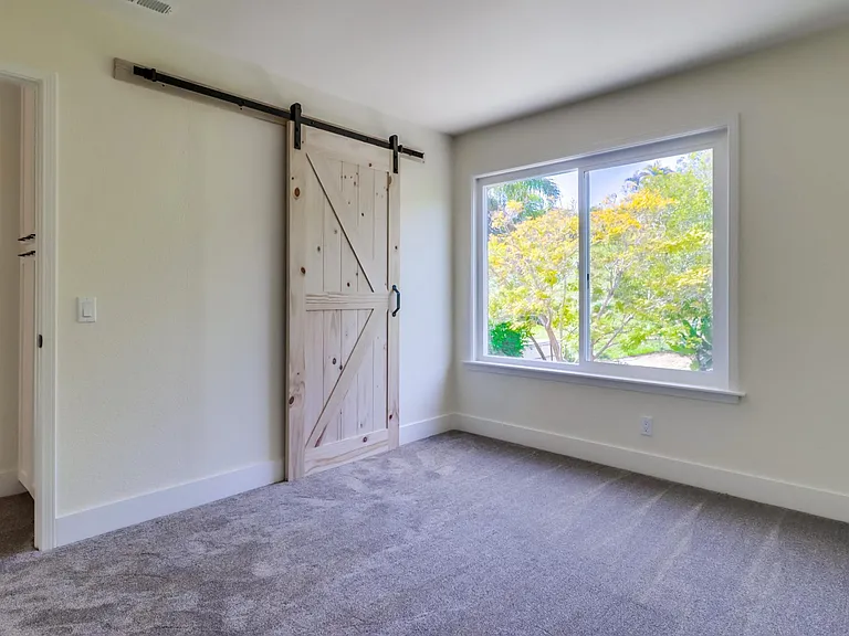 1680 Swallowtail Rd — Photo 14