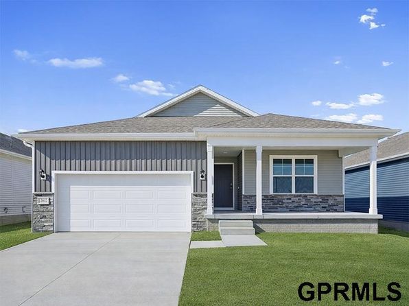 12919 67th St, Papillion, NE 68157