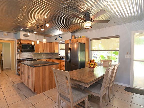 4th image of 1002 S Bel Air Dr