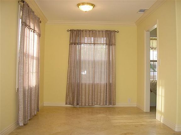 2nd image of 1006 E Orchard Ln