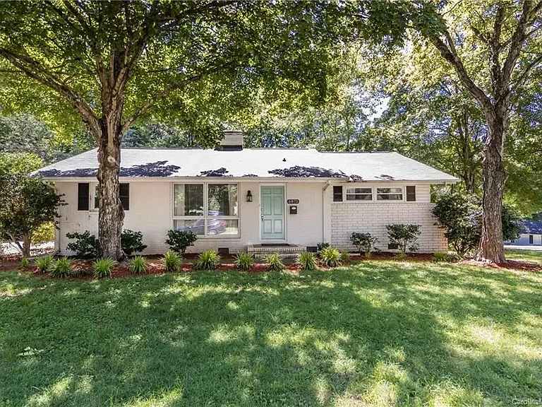 5875 Wedgewood Dr — Photo 1