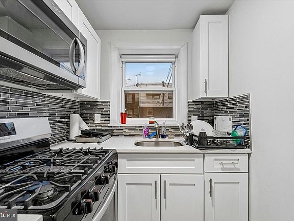 4th image of 332 Springton Rd