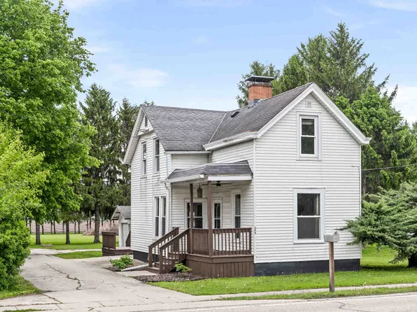 209 S Division St, Stanford, IL 61774