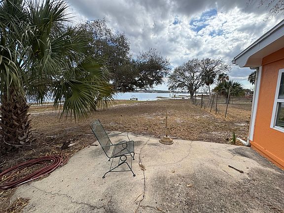 3rd image of 624 N Crooked Lake Dr
