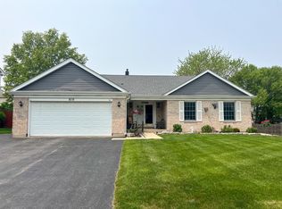 810 Southwick Dr, Algonquin, IL