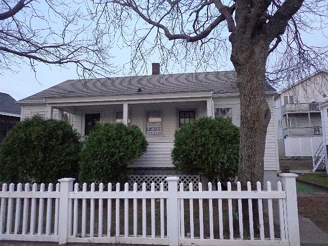 1st image of 119 Railroad Ave