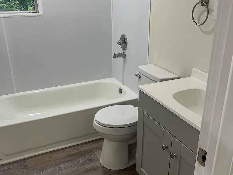 578 Gentry Ln — Photo 6