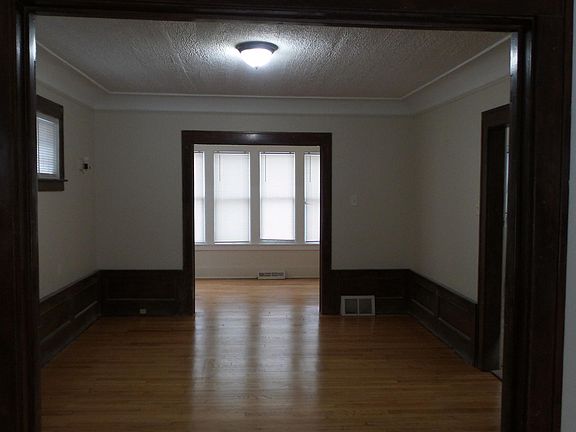 5th image of 4348 Sturtevant St