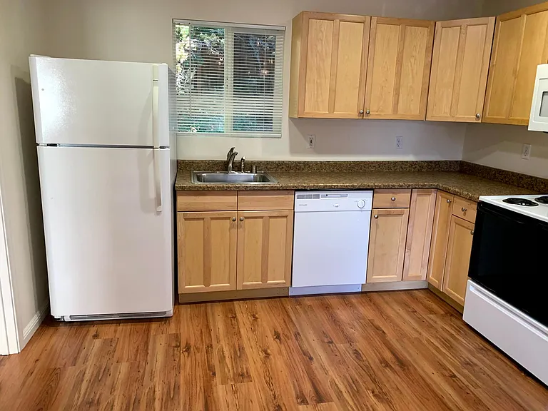 3020 Brook Estates Ct — Photo 11