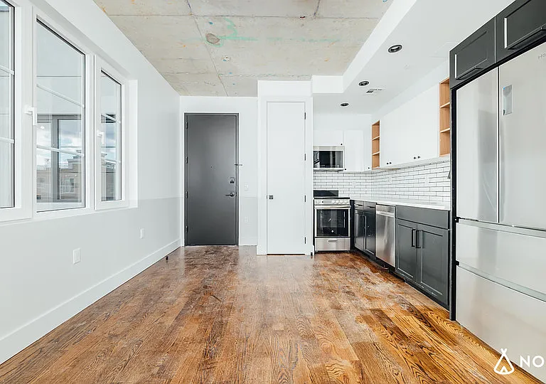 31-19 37th Ave #5G — Photo 1