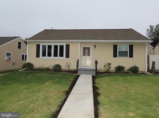 32 Louise Rd, New Castle, DE 19720