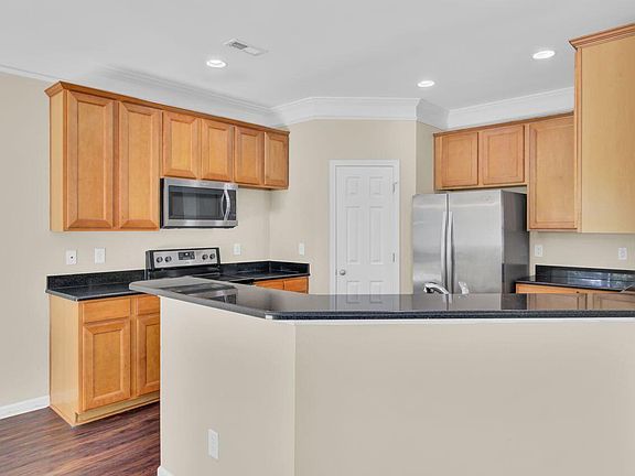 5th image of 363 Sanctuary Park Dr