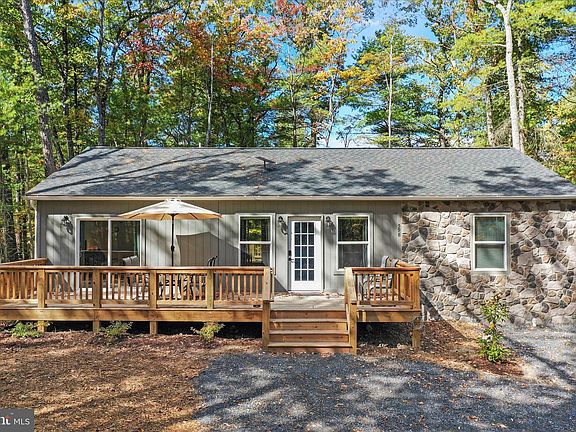 3rd image of 598 Crab Apple Rd