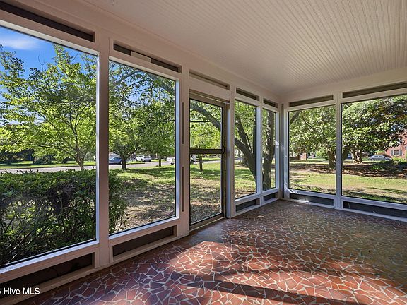 5th image of 1108 Summit Avenue