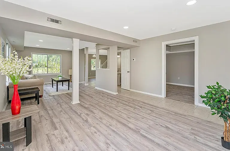10704 Woodlawn Blvd — Photo 8