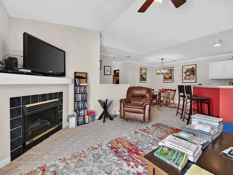 215 S Knollwood Dr — Photo 14