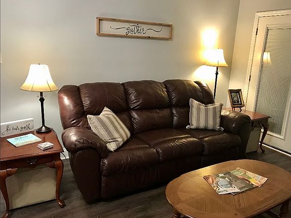 2nd image of 2844 McLain Ln