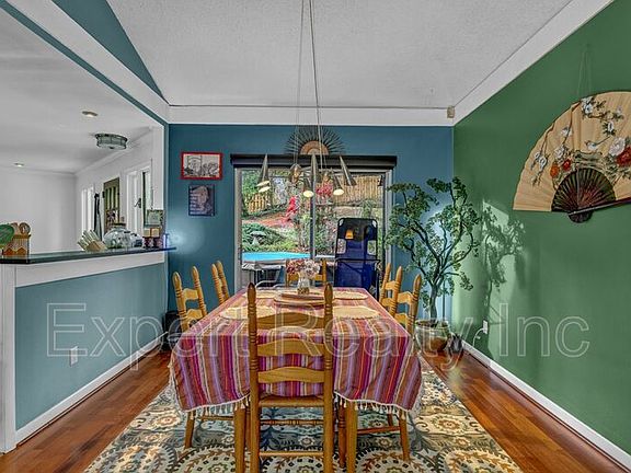4th image of 373 Laredo Dr