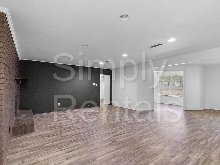 705 Plano St — Photo 14