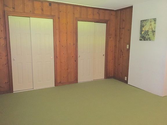 Bedroom with two 6 foot closets