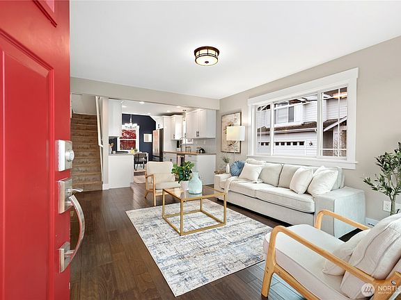 4th image of 2208 Smithers Avenue S