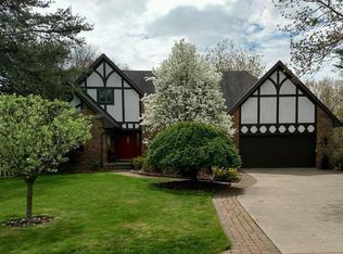 108 Woodmont Dr, Monaca, PA