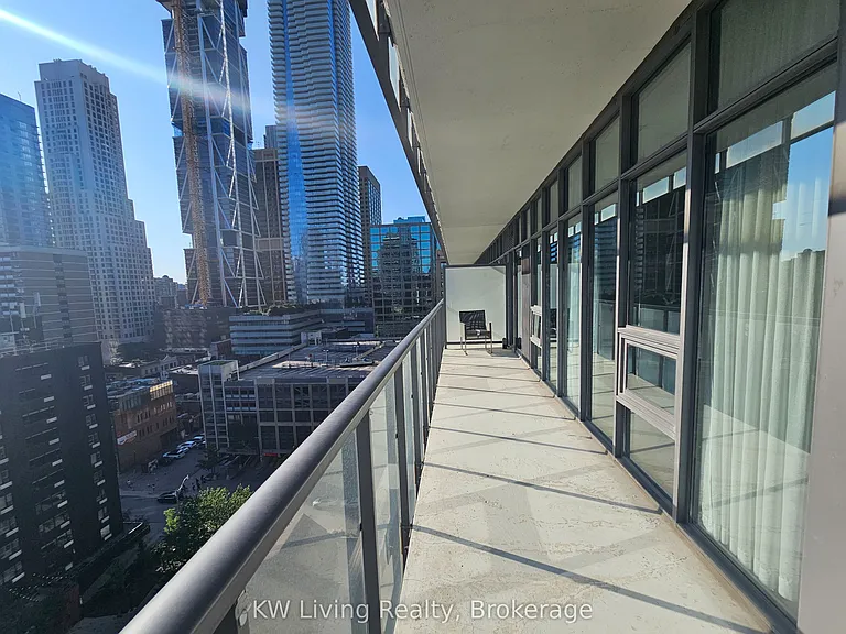 33 Charles St E #1305 — Photo 18