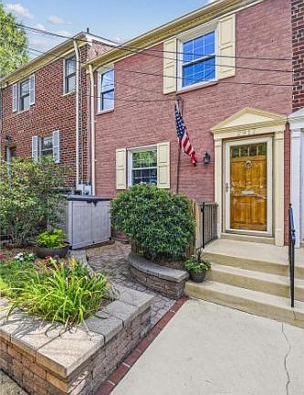 3rd image of 2917 Hickory St