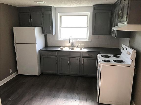 5th image of 1309 E Sea Ave