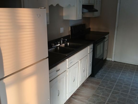 5th image of 4322 1st Ave #C