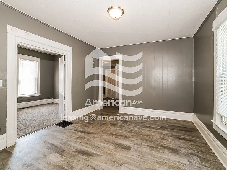 1756461_005_wm_-_living_room_12928788.jpg