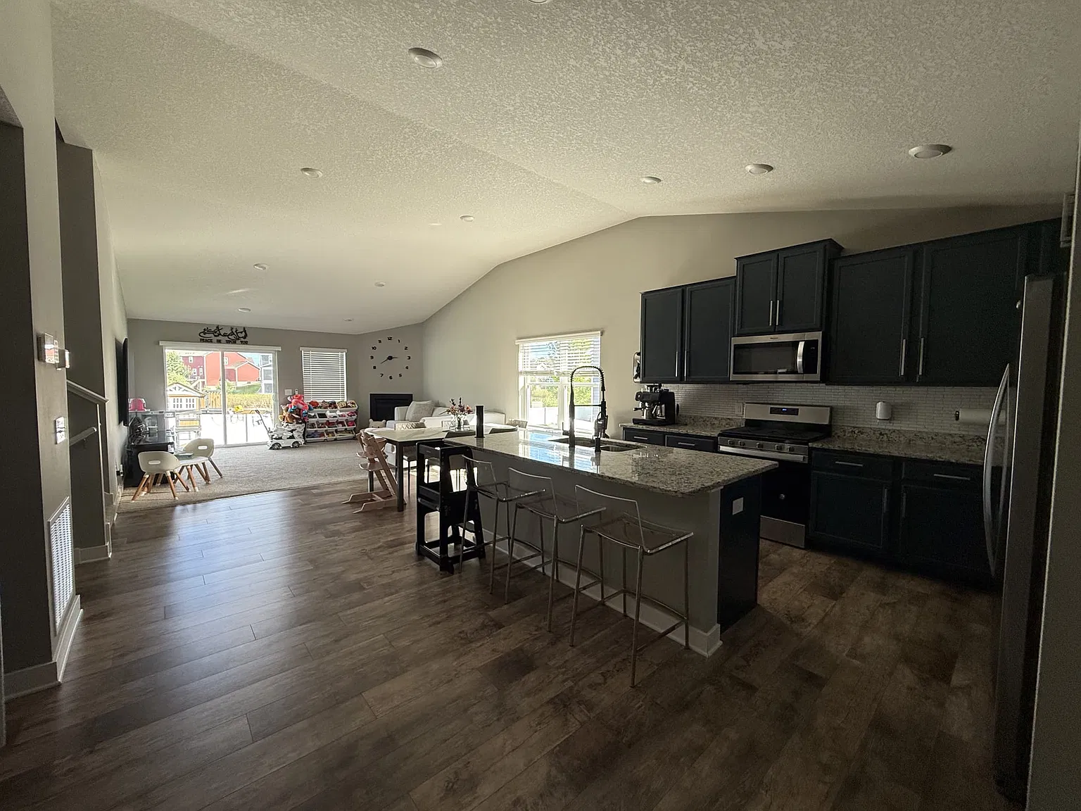 4 bed, 2268 sqft, $3,200 — Photo 1