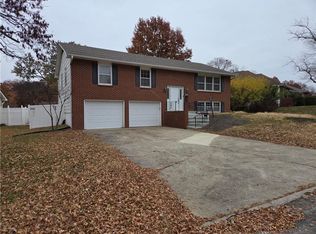 313 Goodrich Dr, Warrensburg, MO 64093