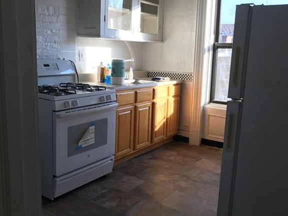 2nd image of 263 Cumberland St APT 4