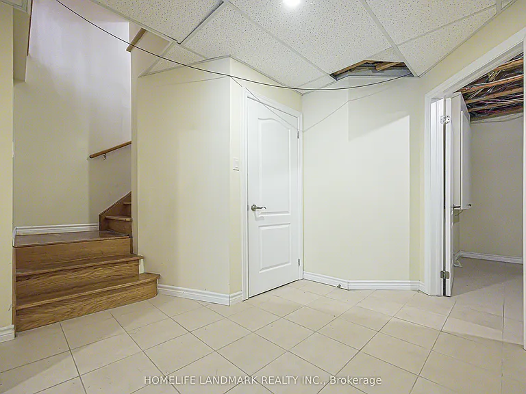 38 Romance Dr — Photo 34