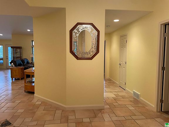 4th image of 119 Doral Ln