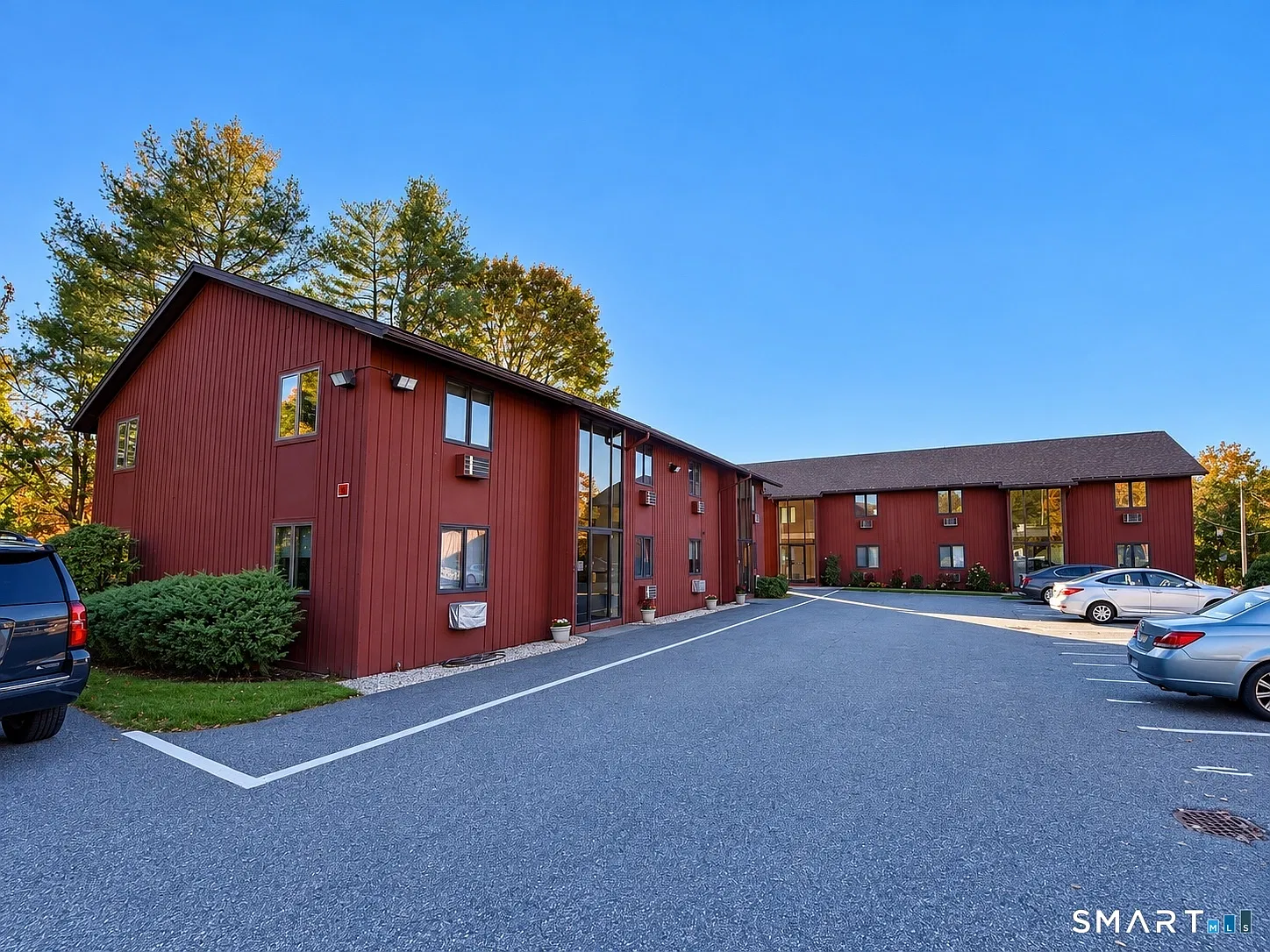 1 bed, 1.0 bath, 722 sqft, $1,300 — Photo 1