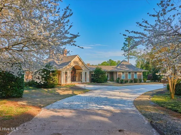 475 Lake Dornoch Drive, Pinehurst, NC 28374