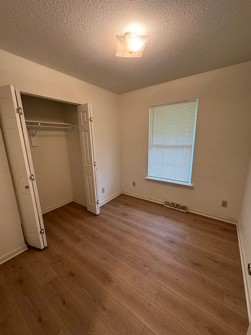 One Level Living - Single Family Home in Central Columbia 3BD/1BA — Photo 4