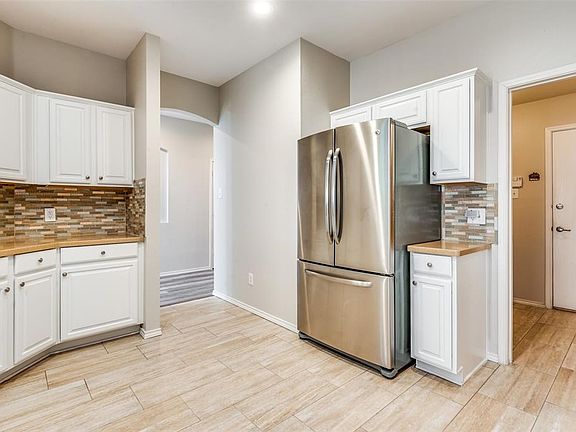 4th image of 205 Inverness Dr