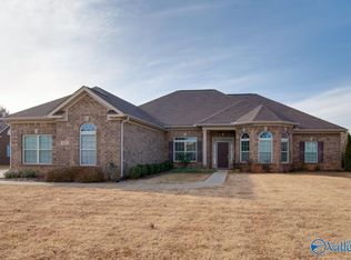 102 Windledge Pl, Harvest, AL 35749