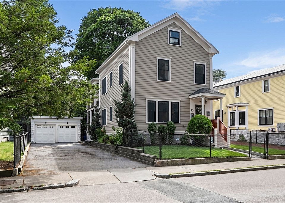 1st image of 95 Green St #2