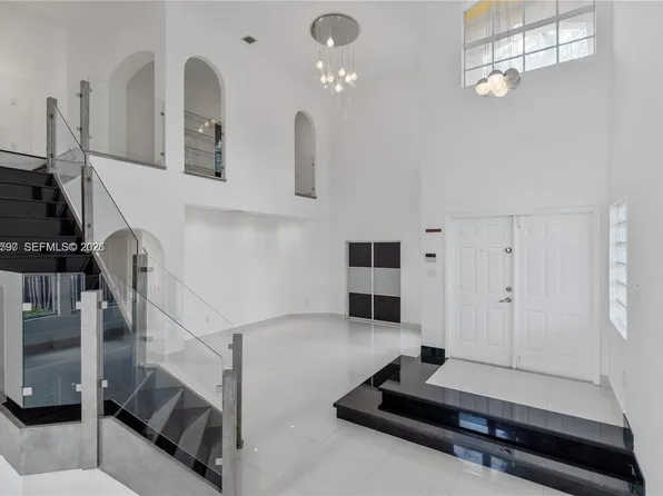 7333 NW 108th Ct, Doral, FL 33178