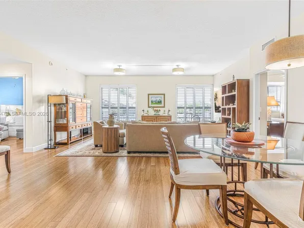 8395 SW 73rd Ave APT 710, Miami, FL 33143