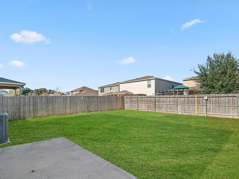 11747 Deer Ml — Photo 16