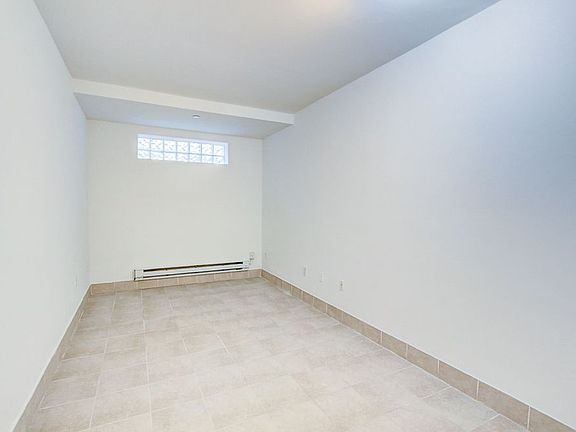 4th image of 179 Monroe St APT 1B