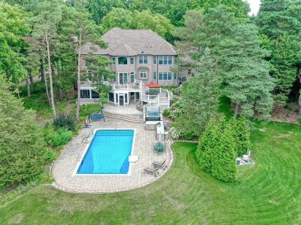W36 Oakwood DRIVE, Delafield, WI 53018
