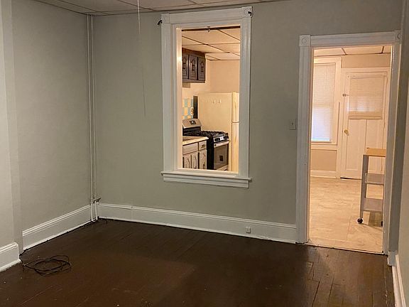 3rd image of 326 Emory Ave